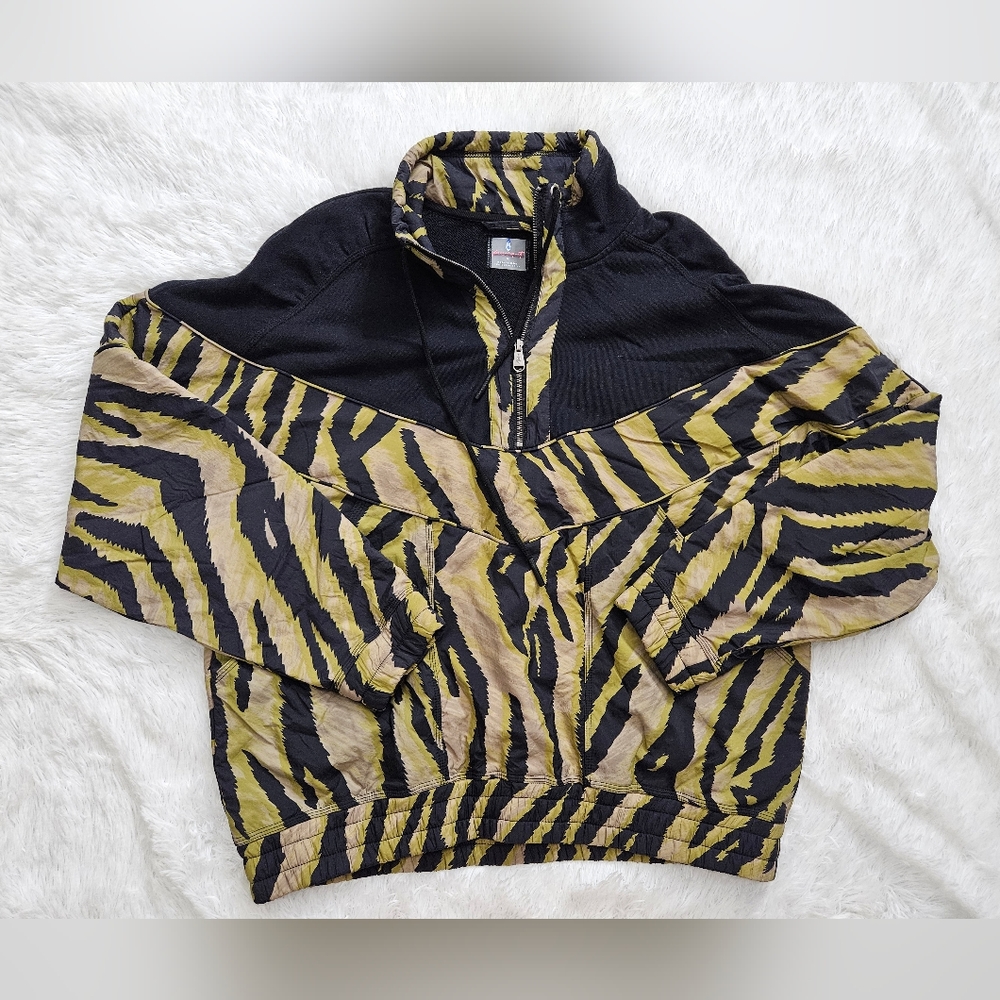 Free People Movement Walk The Line Pullover Green Combo.